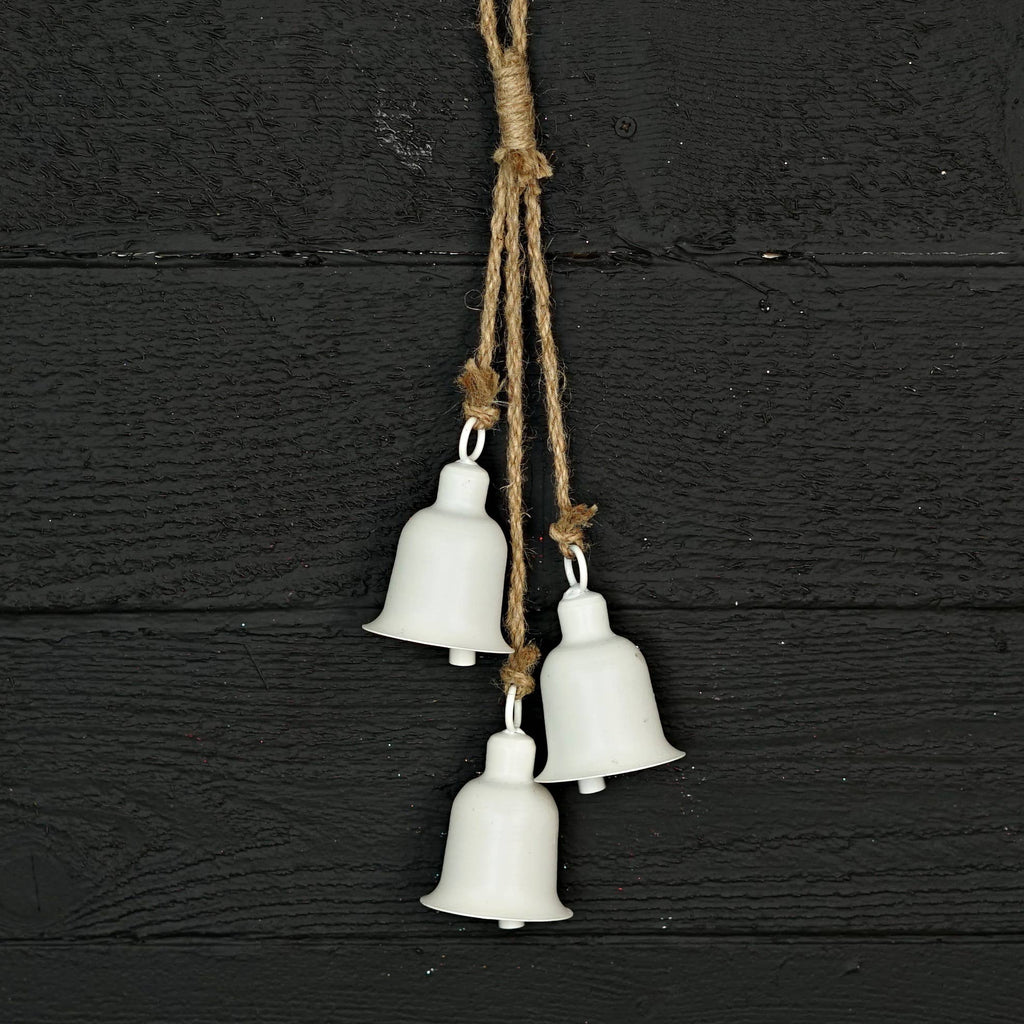 15inL White Cottage Bell Cluster- 3pcs 4Lx2.5D