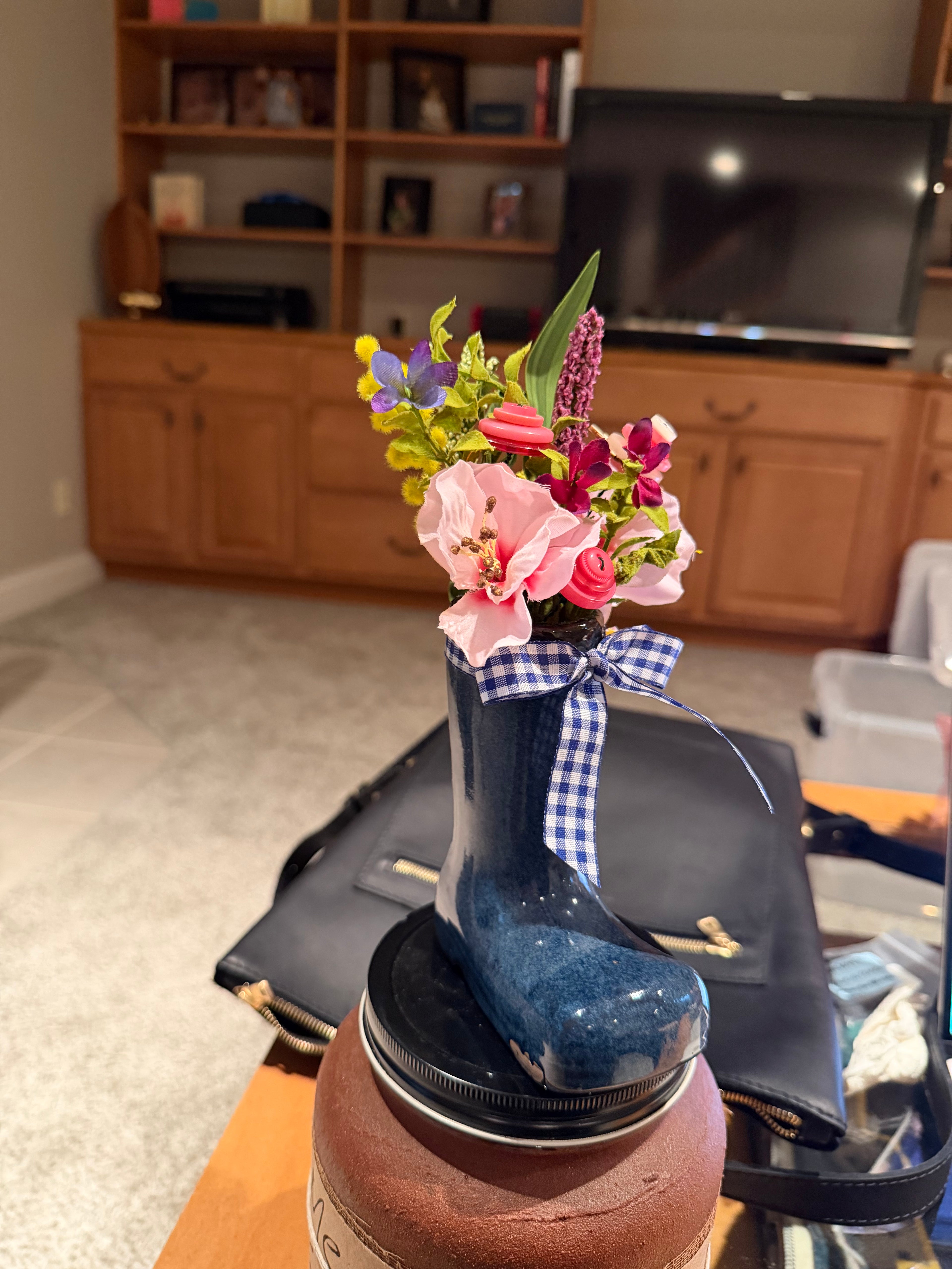 Dark blue boot with button flowers