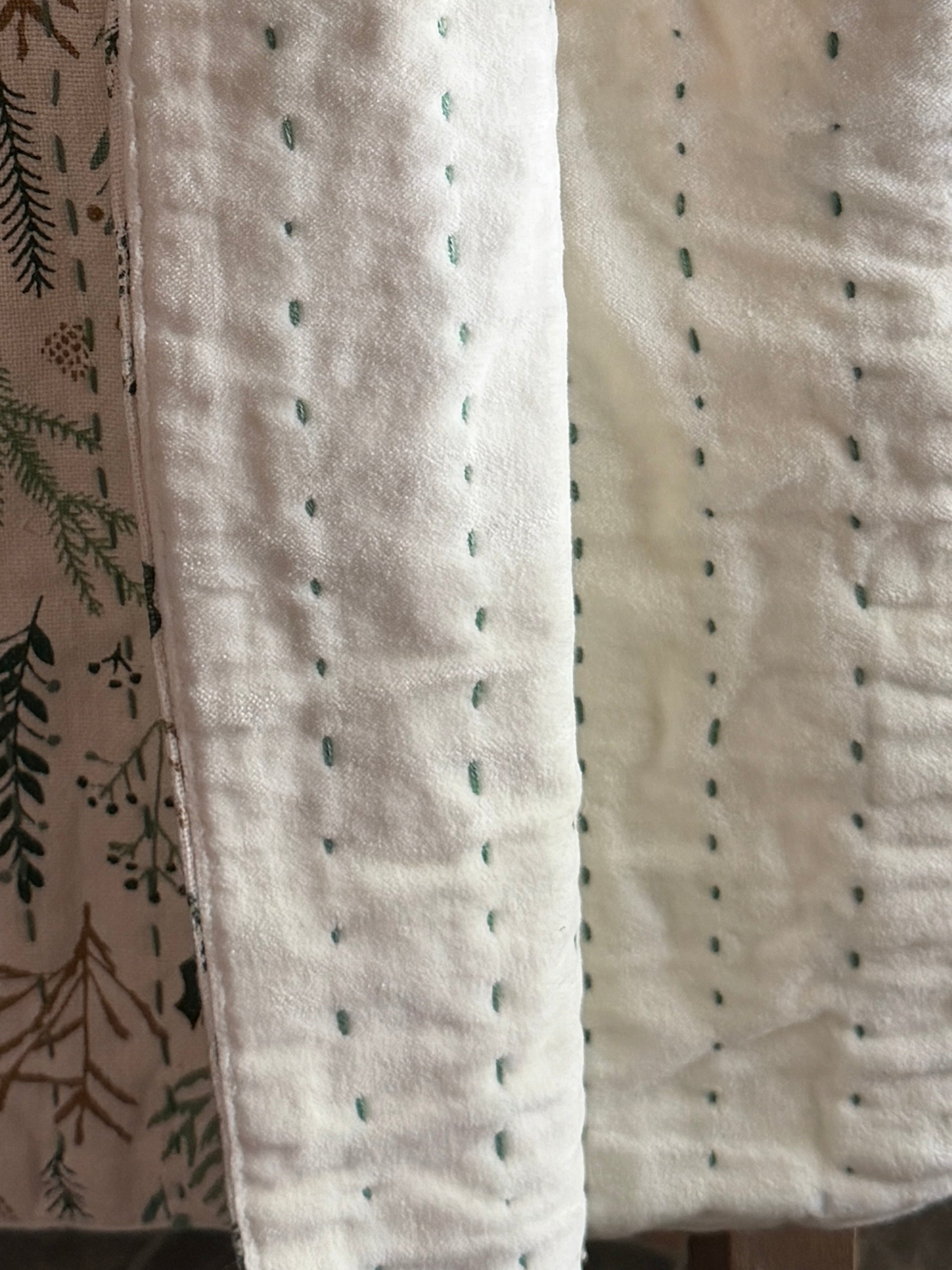 Botanical print Table Runner