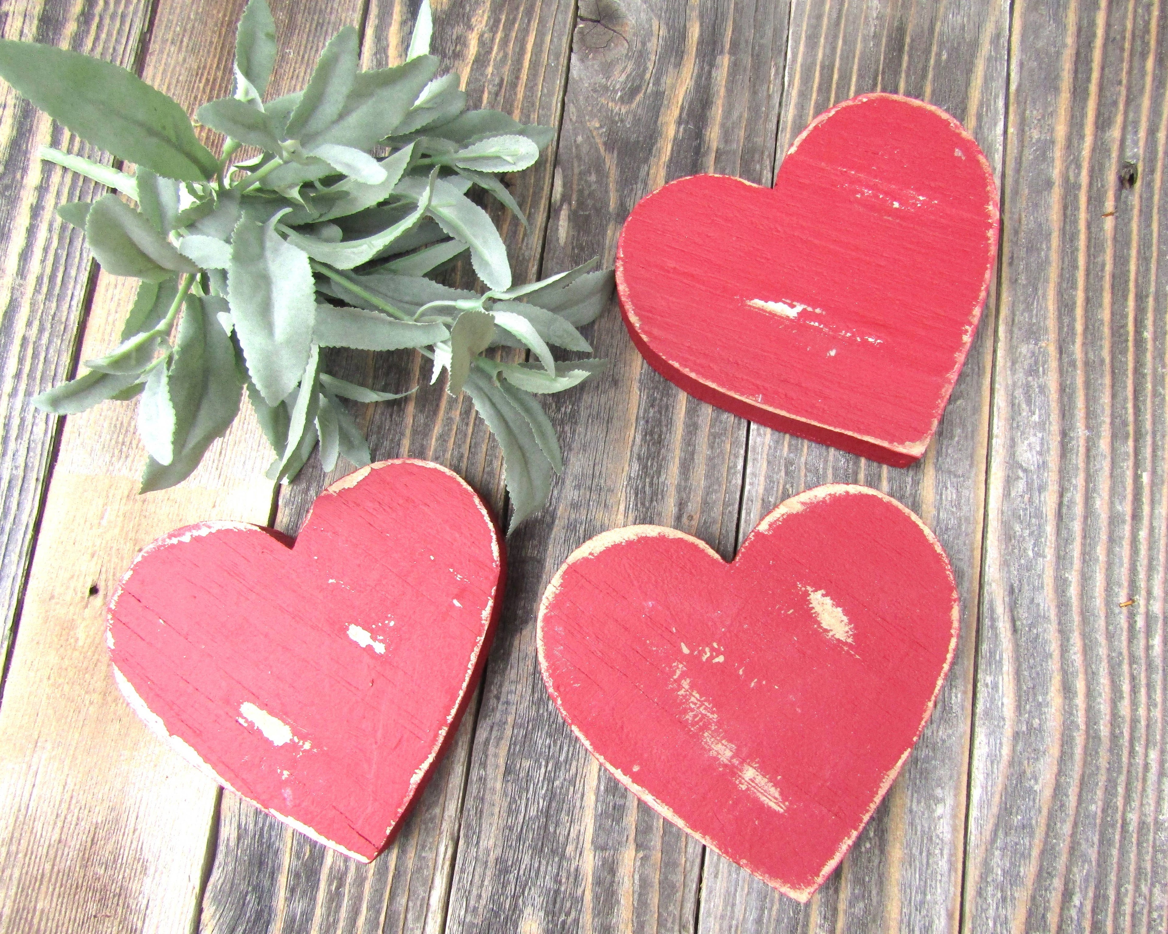 Rustic Distressed Valentine Heart Shelf Sitter
