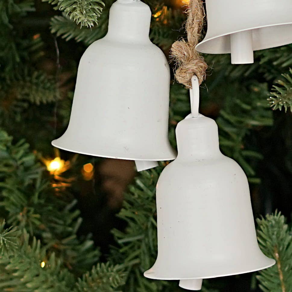 15inL White Cottage Bell Cluster- 3pcs 4Lx2.5D